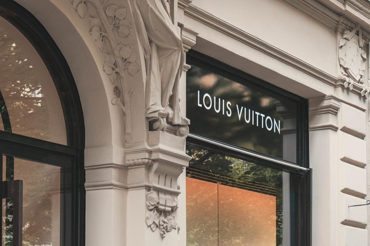Louis Vuitton zaprojektował… luksusowe przyłbice