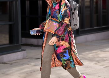 NEW YORK, NY - NOVEMBER 19:  Sarah Jessica Parker arrives to her store SJP by Sarah Jessica Parker at the Seaport on November 19, 2020 in New York City.  (Photo by James Devaney/GC Images)