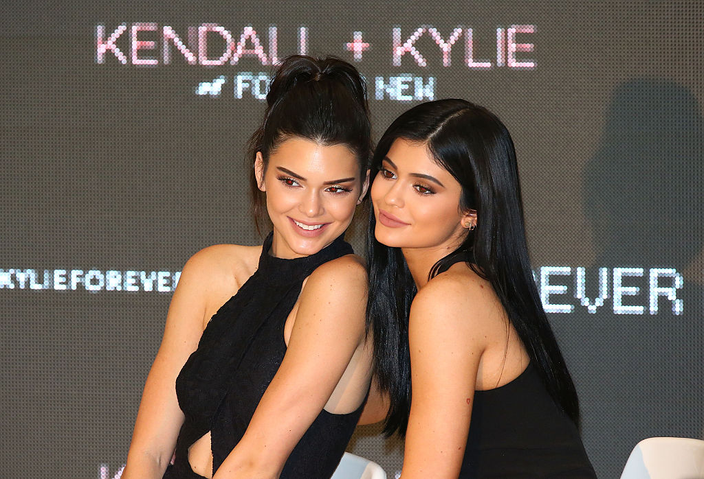 Kendall kontra Kylie. Która z sióstr Jenner ma lepszy styl?