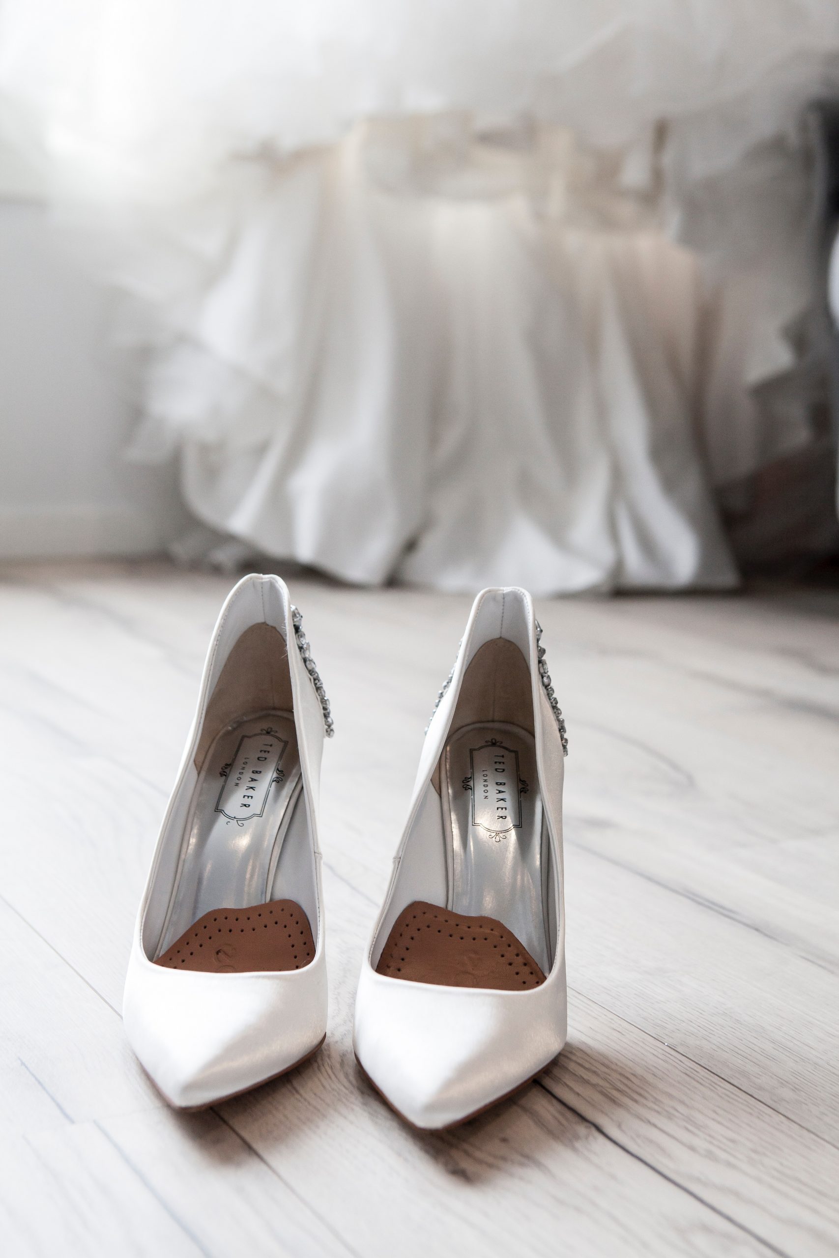 Buty dla panny młodej – jak dopasować je do sukni ślubnej?