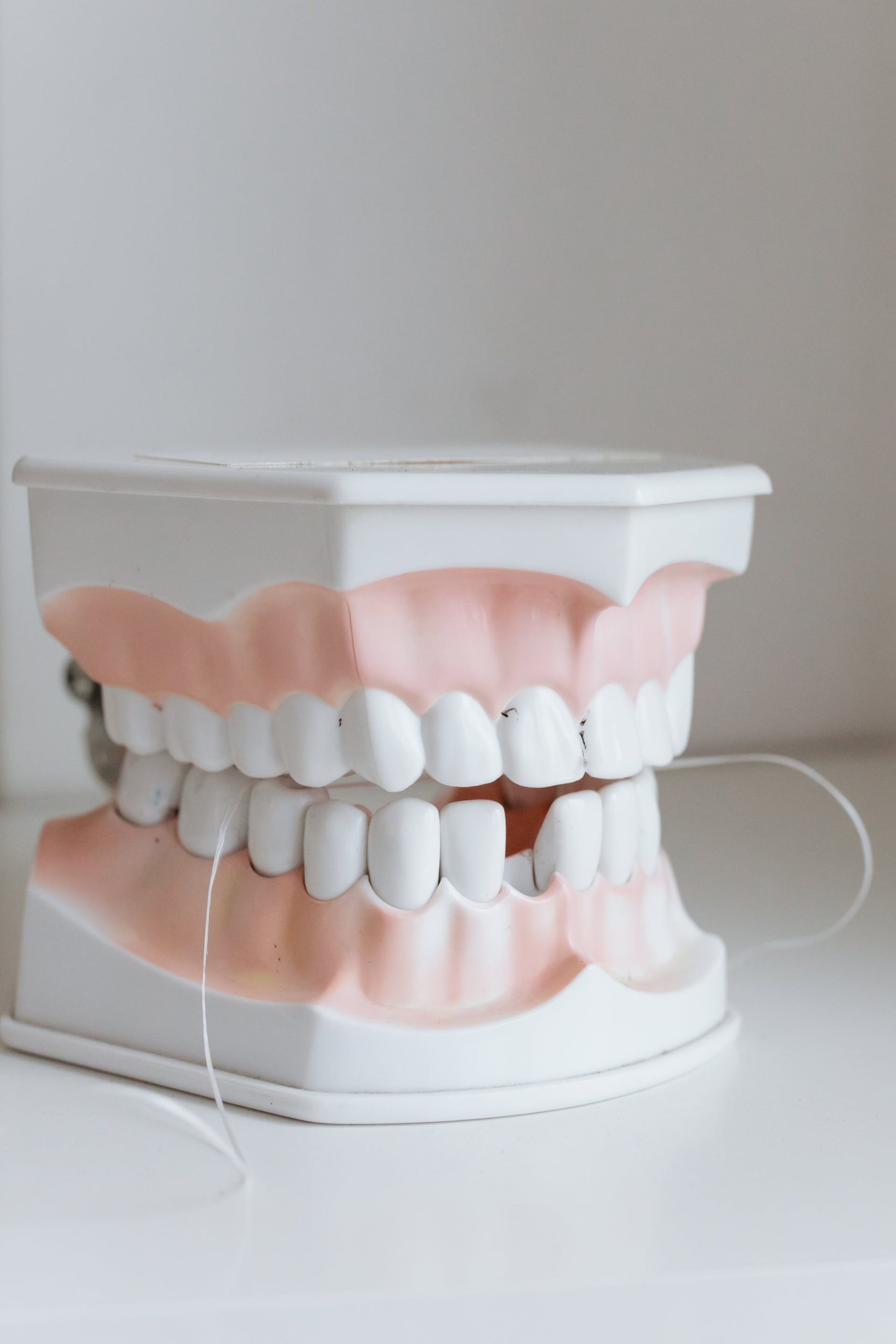 Rodzaje protez zębowych i wybór między nimi