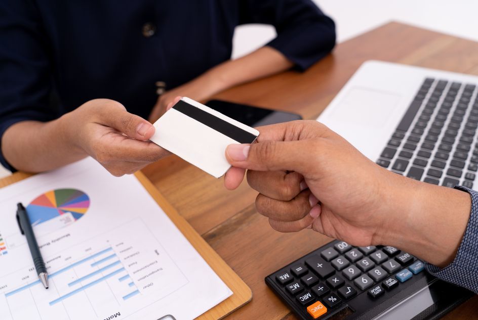 Upadłość konsumencka a Twoja przyszłość finansowa: Jak odbudować zdolność kredytową?